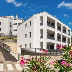  Apartman Belinda With Balcony